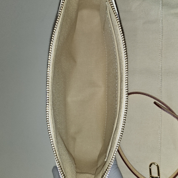 Louis Vuitton Pochette Accessories - Picture 2 of 6